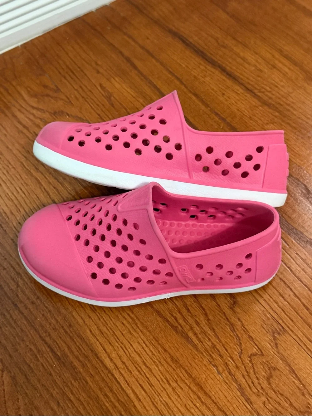 TOMS Pink Water Shoes Slip-On Sneakers Youth Size 11 Summer Beach Pool